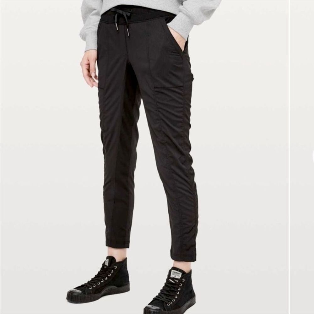 Lululemon Street To Studio Pant Unlined Black High Rise Athletic Pants Size 2